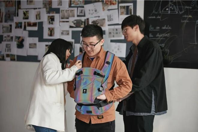 婴界茅台坐上世界的牌桌j9九游会入口中国母(图18)